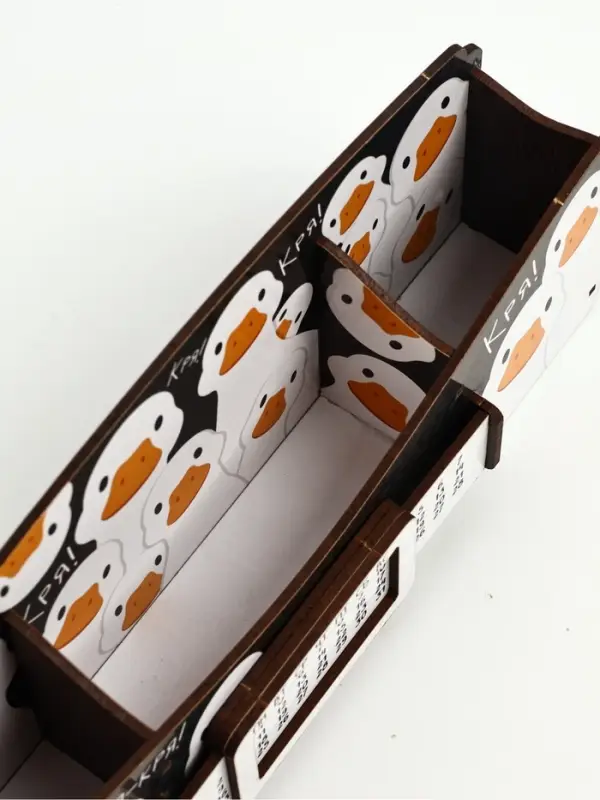 Органайзер для канцелярских предметов &laquo;Гуси&raquo;, вечный календарь