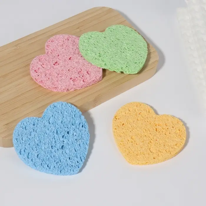 Спонж для умывания «Сердце», 8.5×7.5 см, МИКС