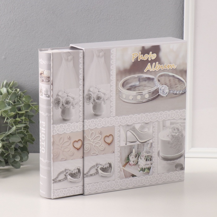 Фотоальбом на 200 фото 10х15 см Фотоальбом на 200 фото 10х15 см "Свадебные хлопоты" в коробке серебр обводка 5,5х20,5х26,5см 10749
