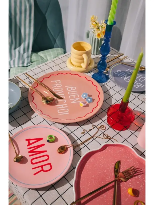 Тарелка для пиццы SL Home &laquo;Уроки испанского: Buen provecho&raquo;, d=30 см, фарфор, розовая