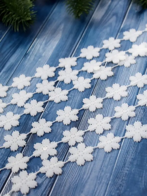 Бусы на ёлку &laquo;Снежинки&raquo;, длина 1.8 м, белые