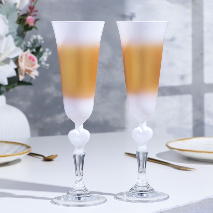 Набор свадебных бокалов &laquo;Совет да любовь&raquo;, с сердцем на ножке, бело-золотой