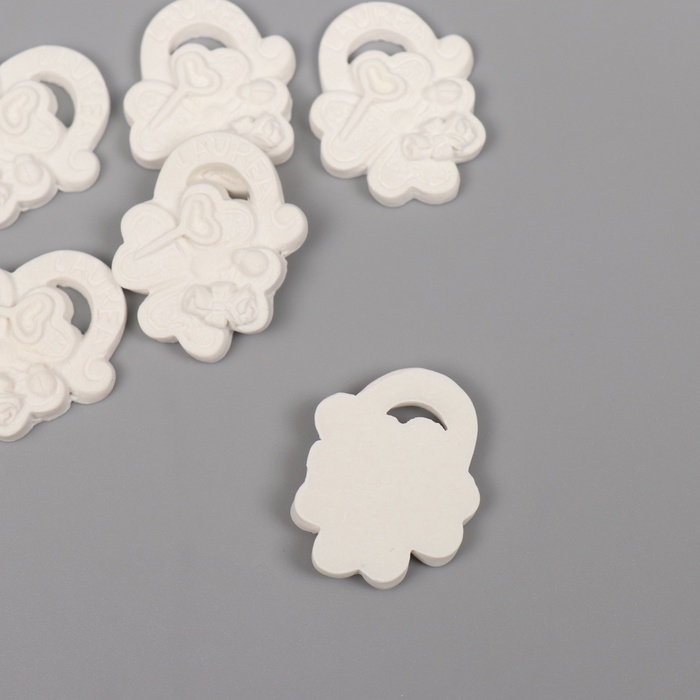 Декор для творчества полистоун Декор для творчества полистоун "Клевер с ключиком" белый набор 6 шт 2,5х2,8 см