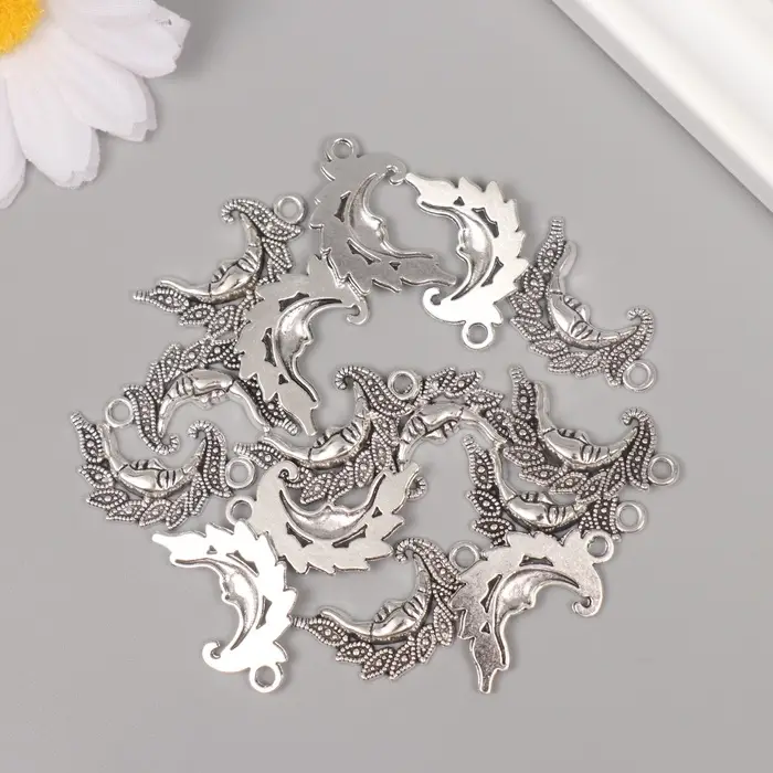 Металлический элемент, декоративная подвеска «Арт Узор. Узорчатый месяц», серебро, 2.6×1.5 см Металлический элемент, декоративная подвеска «Арт Узор. Узорчатый месяц», серебро, 2.6×1.5 см