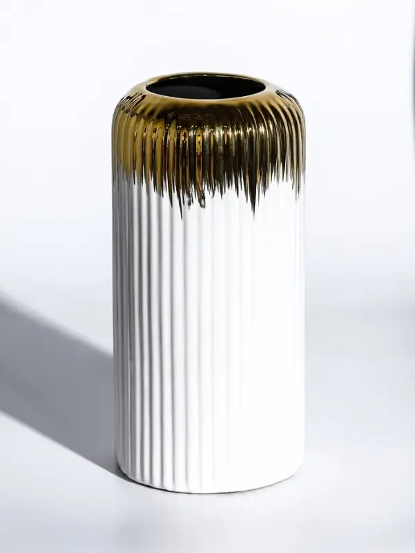 Ваза керамика настольная Ваза керамика настольная "Дакей" d=20х10, d=6 см, белый