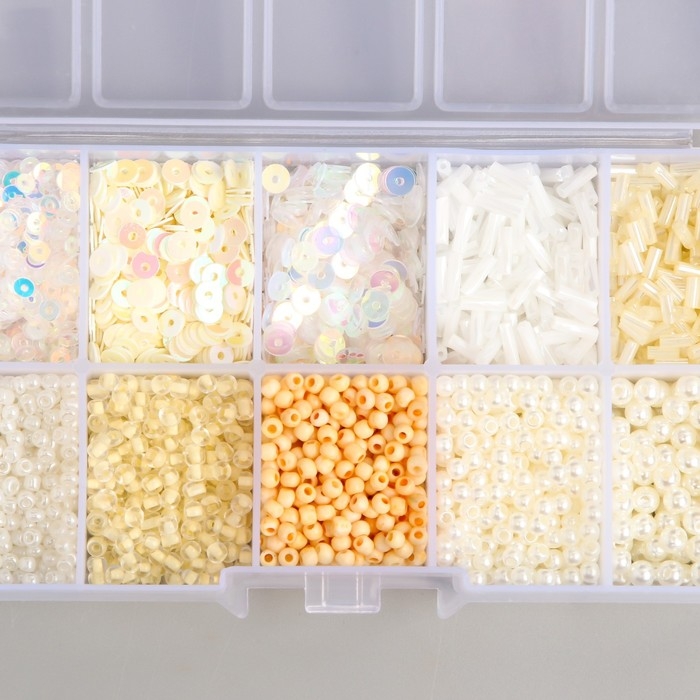 Бисер стекло 8/0, 12/0 в шкатулке  Бисер стекло 8/0, 12/0 в шкатулке "Телесный" бусины, стеклярус и пайетки 13х6,5х2,3 см