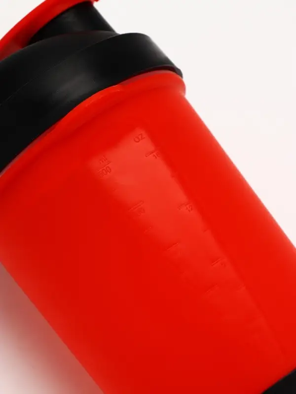 Шейкер спортивный для коктейлей и протеина, с чашей, красно-чёрный, 500 мл