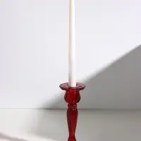Подсвечник на 1 свечу &laquo;Каролин&raquo;, стекло, красный, d=2 см, 8.5&times;8.5&times;18 см