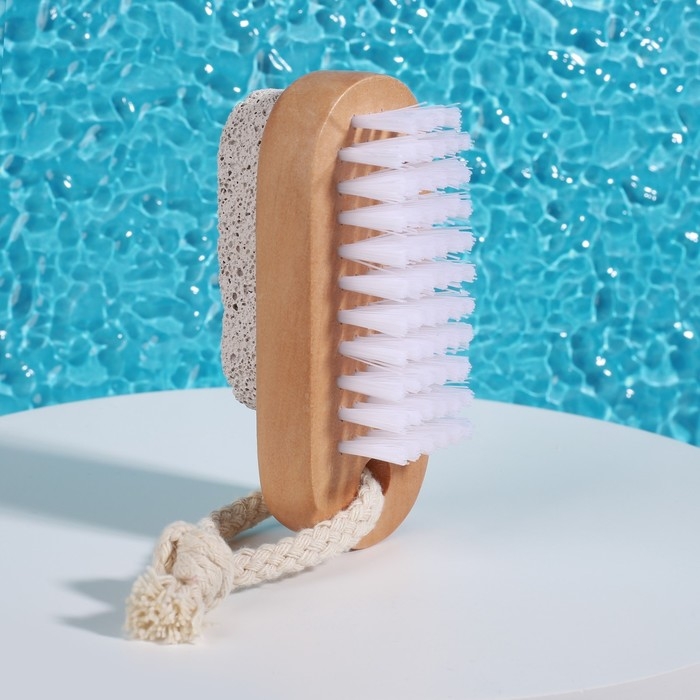 Пемза для педикюра с щёткой, с подвесом, искусственная щетина, 9,5 × 4 см, в коробке, цвет коричневый Пемза для педикюра с щёткой, с подвесом, искусственная щетина, 9,5 × 4 см, в коробке, цвет коричневый