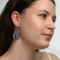 Серьги &laquo;Лепесточки на кольце&raquo;, серые в серебре