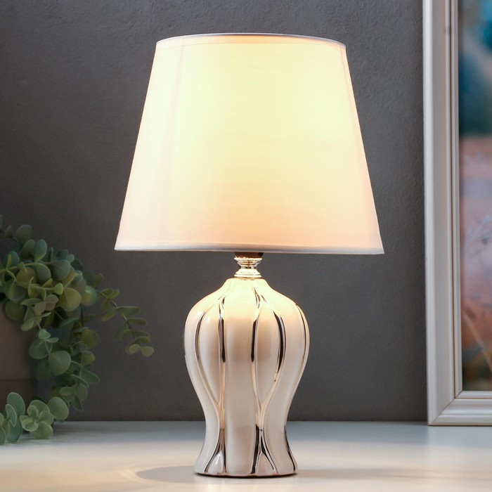 Лампа настольная 16738/1WT E14 40Вт белый  h.32см RISALUX