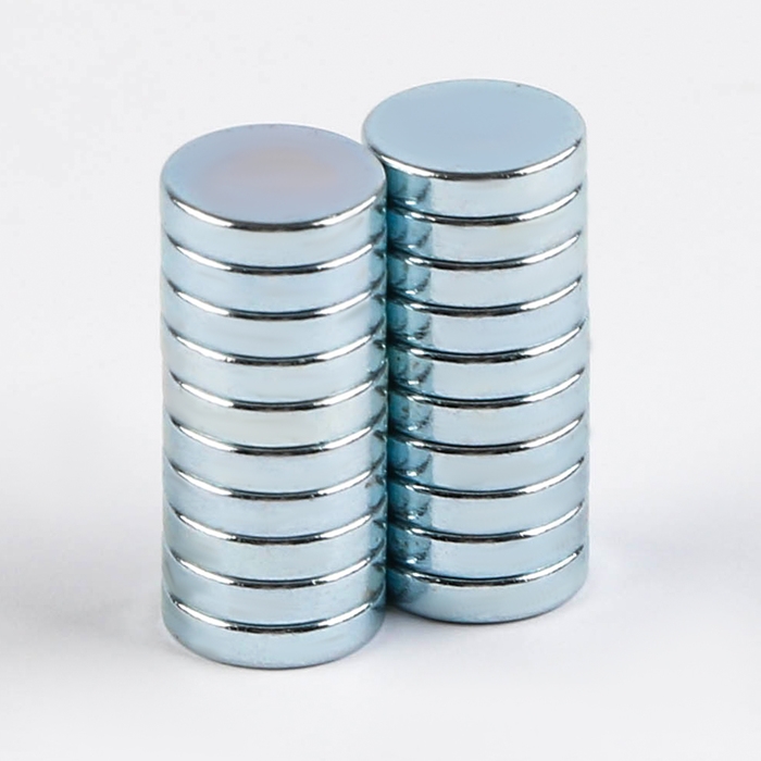 Магнит неодимовый , размер 1 шт. — 8 × 8 × 2 мм, набор 20 шт. Магнит неодимовый , размер 1 шт. — 8 × 8 × 2 мм, набор 20 шт.