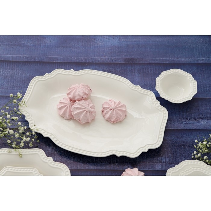 Блюдо фарфоровое овальное Magistro «Сюита», 35,5×23,5 см, цвет белый Блюдо фарфоровое овальное Magistro «Сюита», 35,5×23,5 см, цвет белый