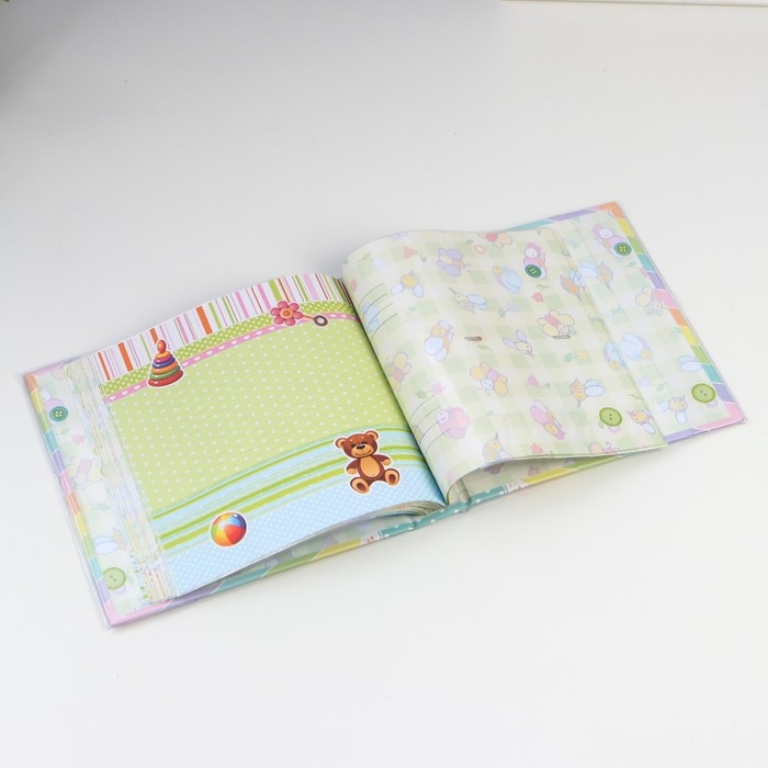 Фотоальбом 12 листов для заполнения  и 14 листов для 56 фотографий  10х15 см., "Малышу"