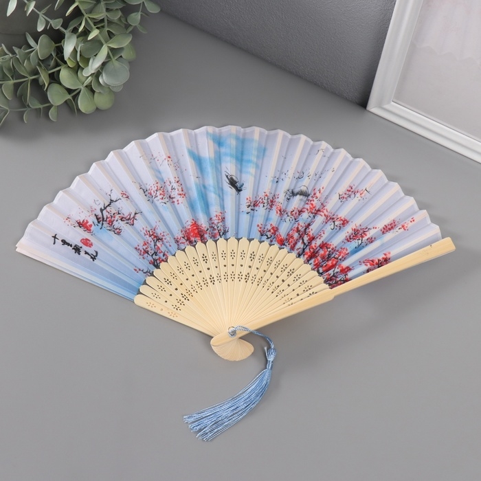 Веер бамбук, текстиль h=21 см  Веер бамбук, текстиль h=21 см "Домик в сакуре" голубой, с синей кисточкой