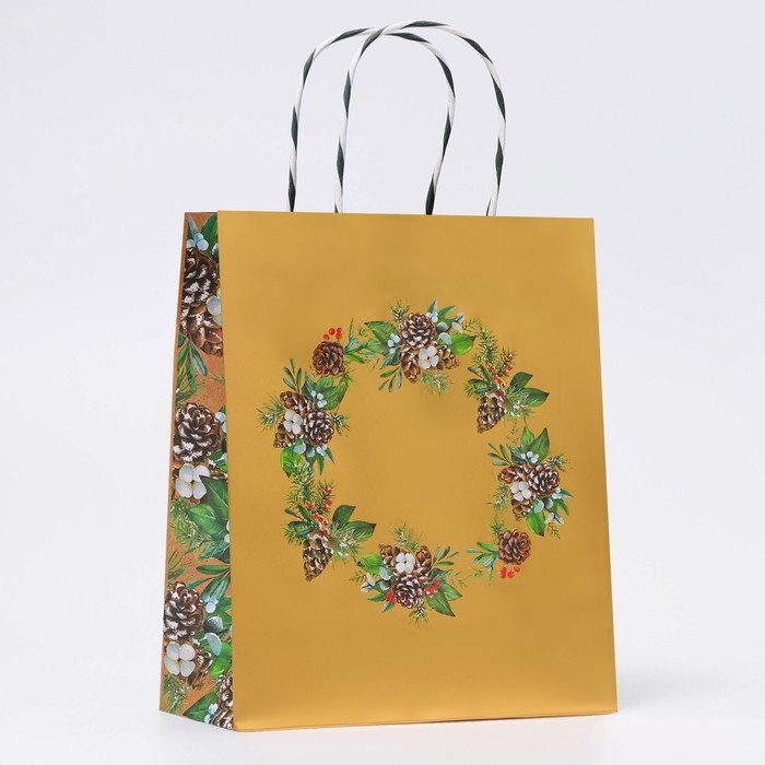 Новый год. Пакет бумажный подарочный новогодний крафт Новый год. Пакет бумажный подарочный новогодний крафт "Волшебного нового года" 18 х 22,3 х 10 см.