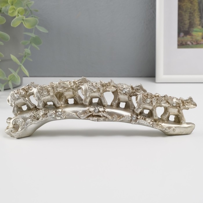 Сувенир полистоун стразы Сувенир полистоун стразы "Семь слонов на бивне" 6,5х22х4,5 см