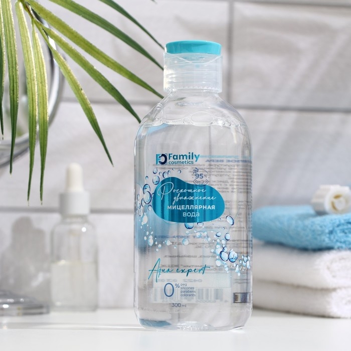 Мицеллярная вода для снятия макияжа Family, Мицеллярная вода для снятия макияжа Family, "Роскошь увлажнения", 300 мл