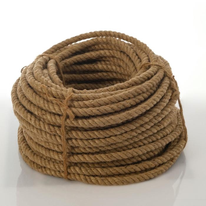 Канат пеньковый кручёный 14 мм, бухта (50 м) Канат пеньковый кручёный 14 мм, бухта (50 м)