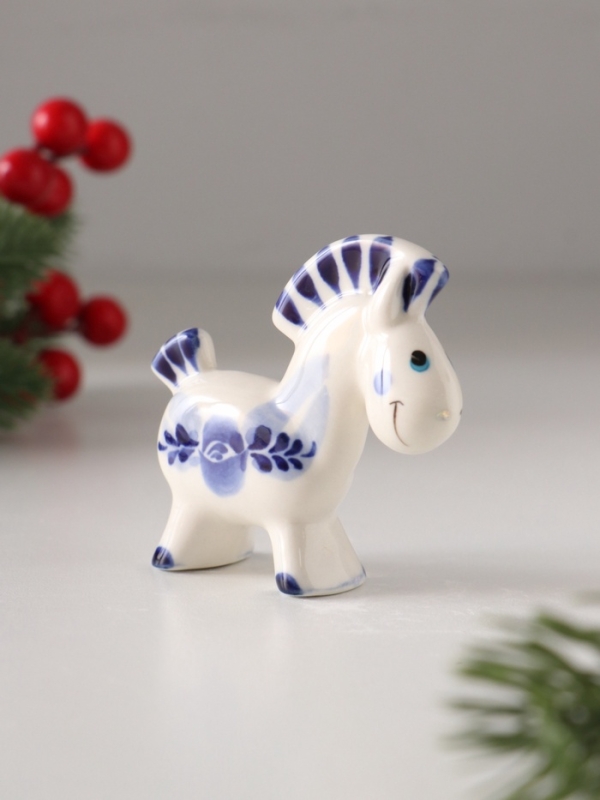 Статуэтка фарфоровая Статуэтка фарфоровая "Лошадка Русская", 7 см