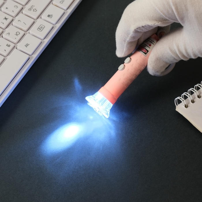 Указка лазерная+фонарик Указка лазерная+фонарик "Розовая" 3 режима светит, мигает, лазер LR44х3 шт 3х3х9 см