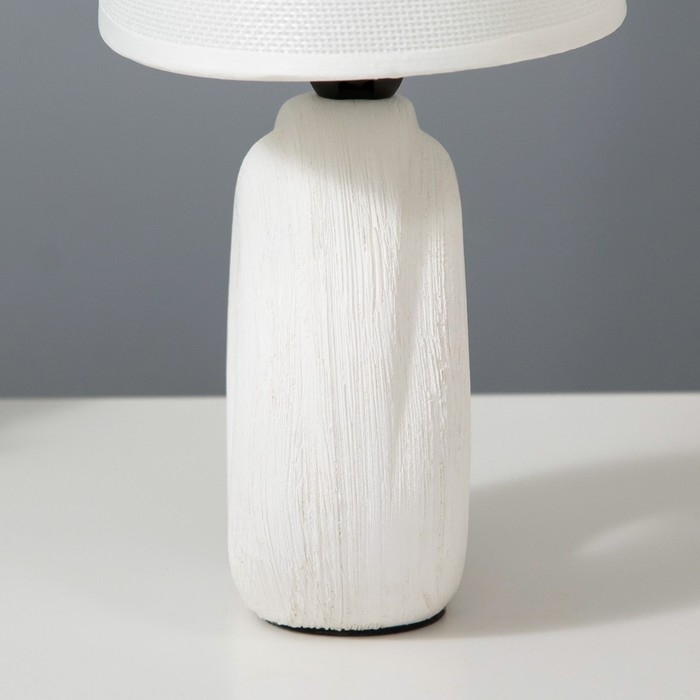 Настольная лампа Настольная лампа "Эдель" Е27 40Вт белый 12,5х20х29 см RISALUX