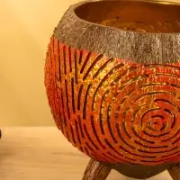 Подсвечник из кокоса, 15×15×13 см, красный