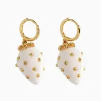 Серьги "Клубничка на кольце" в крапинку, цвет белый в золоте