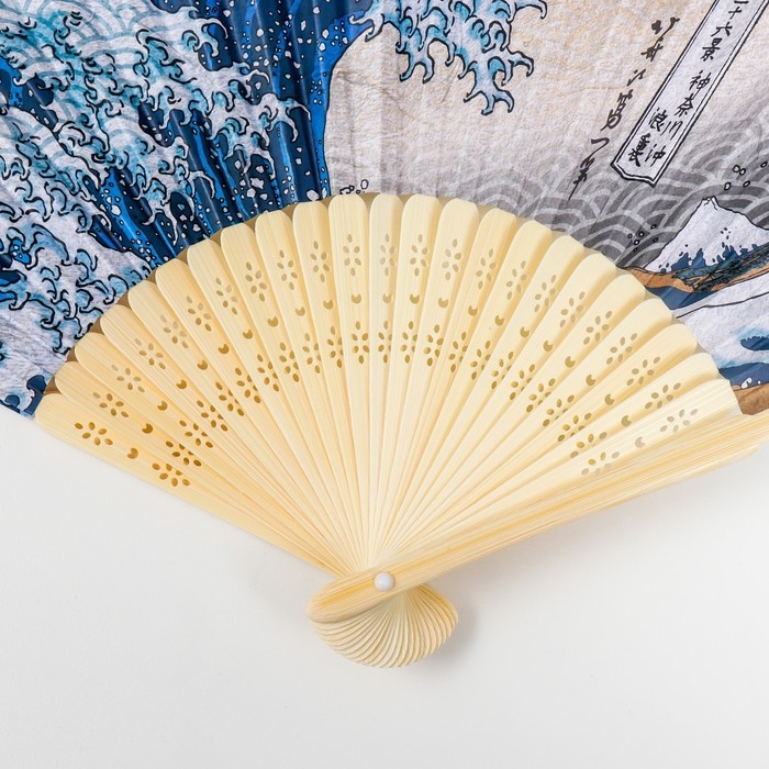 Веер бамбук, бумага h=21 см  Веер бамбук, бумага h=21 см "Большая волна в Канагаве"