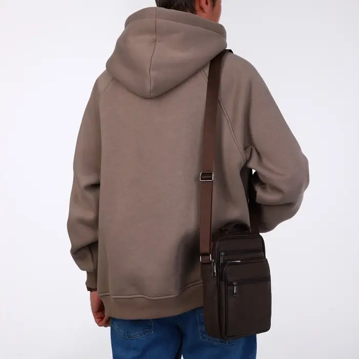 Сумка кросс-боди мужская на молнии, с ручкой, 3 наружных кармана, 18&times;8.5&times;22 см, коричневая