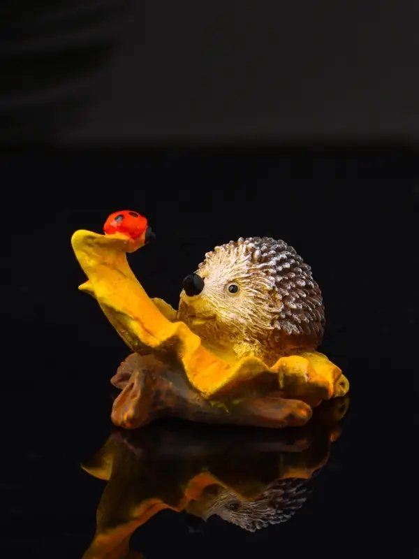 Фигура  Фигура "Ежик с божьей коровкой" 3.7х6х6.5 см