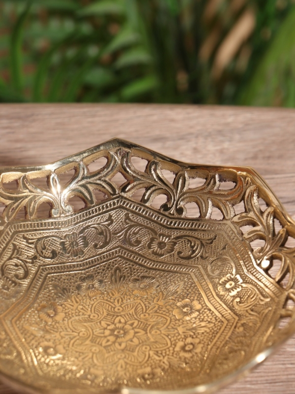 Блюдо сервировочное Блюдо сервировочное "Золотые узоры" латунь 15х15х5,5 см