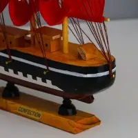Сувенирная модель корабля &laquo;Флора&raquo;, борта чёрные с белой полосой, паруса алые, 32&times;6.5&times;31 см