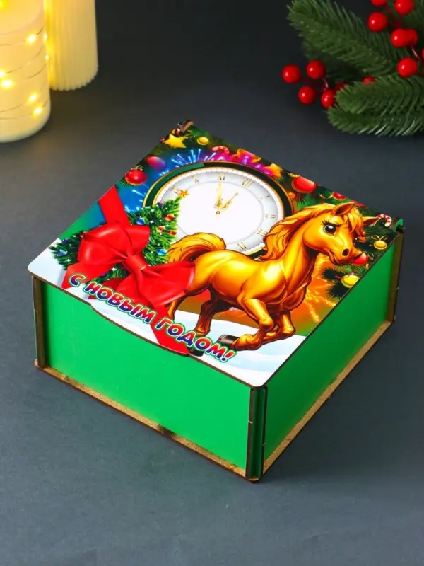 Короб сувенирный, новогодний, подарочный №5 "С Новым Годом" 18х18х9,5 см