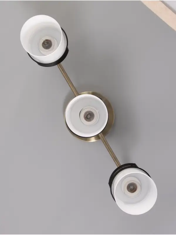 Люстра &laquo;Кипр&raquo; 3&times;40 Вт Е27 латунь/черный 52&times;26&times;26 см