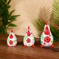 Сувенирный набор "Курочки" дерево 12,10 и 8 см