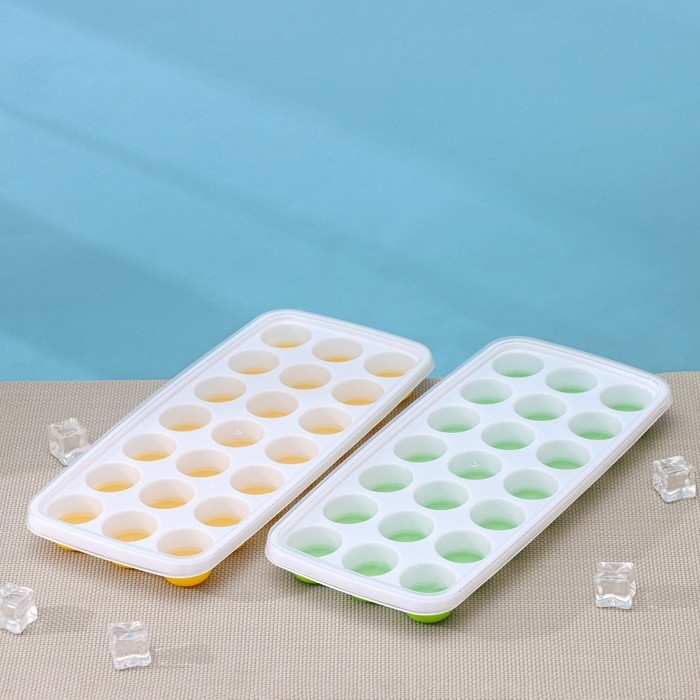 Форма для льда и шоколада с крышкой Доляна, 26×12×2,5 см, 21 ячейка (3×3×2 см), цвет МИКС Форма для льда и шоколада с крышкой Доляна, 26×12×2,5 см, 21 ячейка (3×3×2 см), цвет МИКС