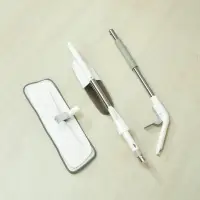 Швабра с распылителем и смен. насадкой тм VETTA, ручка 118см нерж.cталь, насадка микрофибра 41x12см