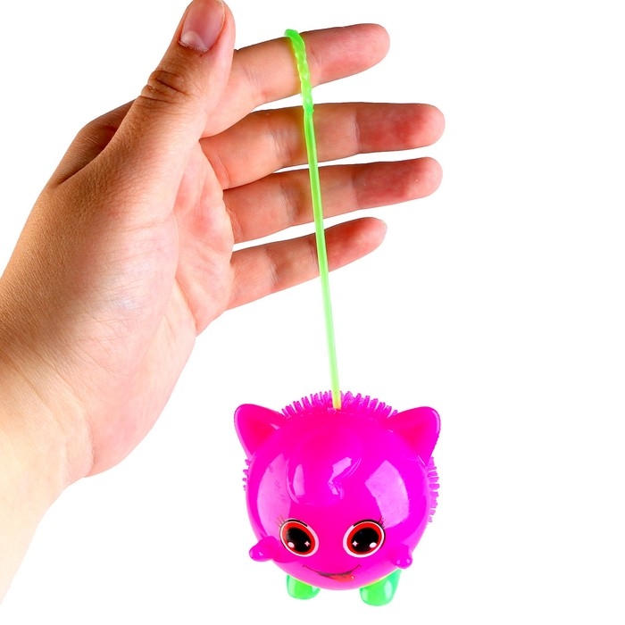 Ёжка «Котик» световой с пищалкой, цвета МИКС Ёжка «Котик» световой с пищалкой, цвета МИКС