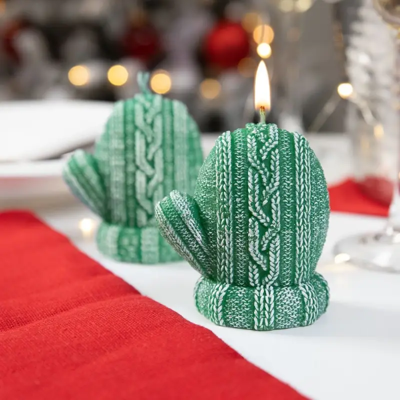 Свеча Kniteam, варежка, зеленая Свеча Kniteam, варежка, зеленая