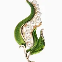Брошь "Стручок гороха", цвет бело-зелёный в золоте
