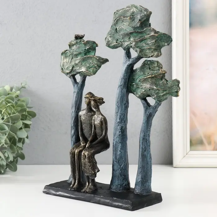 Фигурка полистоун &laquo;Двое в парке. Посидим&raquo;, под металл, 23.4&times;7.4&times;29.8 см