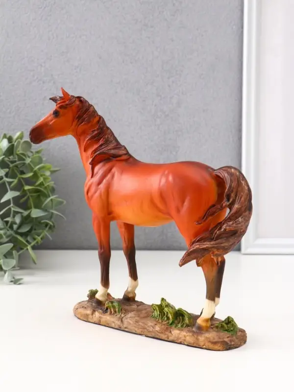 Сувенир полистоун Сувенир полистоун "Гнедая лошадь в кузне" 21х5,5х20 см