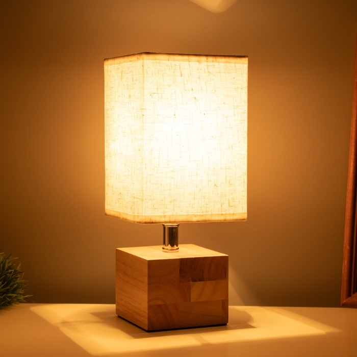 Лампа настольная Лампа настольная "Куб" 1х40Вт Е27 светлое дерево 11,5х11,5х27см