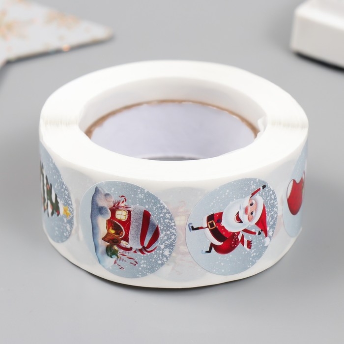 Наклейка бумага Наклейка бумага "Новогодняя" d=2,5 см 500 шт в рулоне 3х6,5х6,5 см