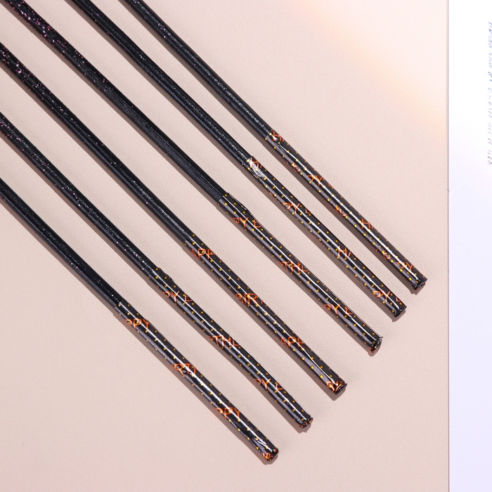 Набор свечей в торт, 6 штук Набор свечей в торт, 6 штук "Сияние", розовый с чёрным, 17 см