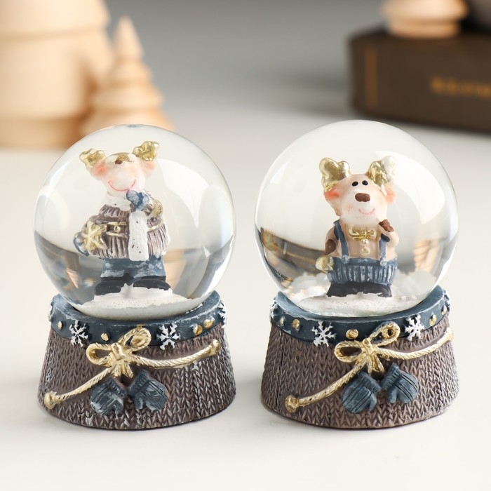 Сувенир полистоун водяной шар Сувенир полистоун водяной шар "Лосик с золотыми рожками в сине-сером" МИКС 4,5х4,5х6,2 см