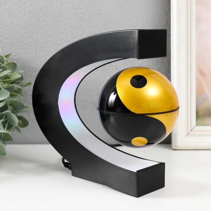Левитирующий сувенир свет  Левитирующий сувенир свет "Инь-ян" чёрный шар d=8,5 см 17,4х8,5х17,4 см