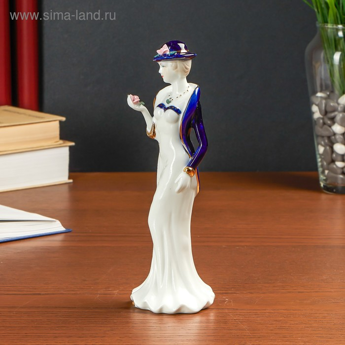 Сувенир "Мадмуазель с бутоном в ладонях" 20×7×7 см