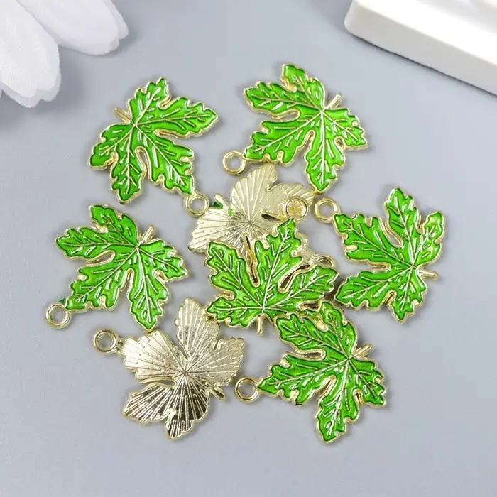 Декор для творчества металл, эмаль Декор для творчества металл, эмаль "Кленовый листик" зелёный 2х2 см